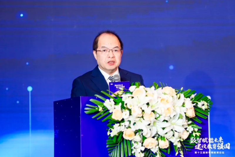 榮耀時刻｜熱烈祝賀首冠教育集團榮獲2024新華網(wǎng)教育論壇“職業(yè)教育企業(yè)及榜樣集團優(yōu)秀案例”兩項大獎！