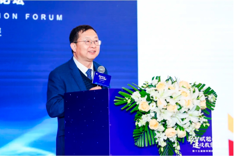 榮耀時刻｜熱烈祝賀首冠教育集團榮獲2024新華網(wǎng)教育論壇“職業(yè)教育企業(yè)及榜樣集團優(yōu)秀案例”兩項大獎！